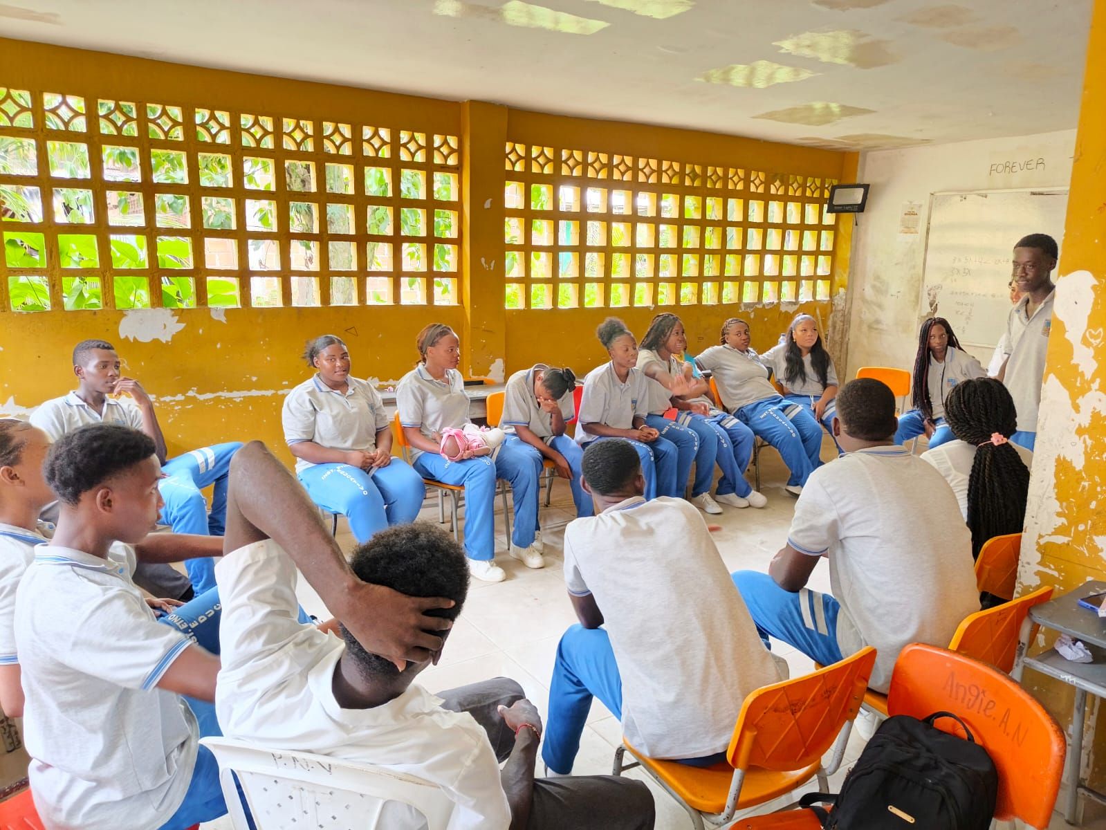 Estudiantes de la IER Etnoeducativa Puerto Saija durante el diagnóstico de Subiendo a la U