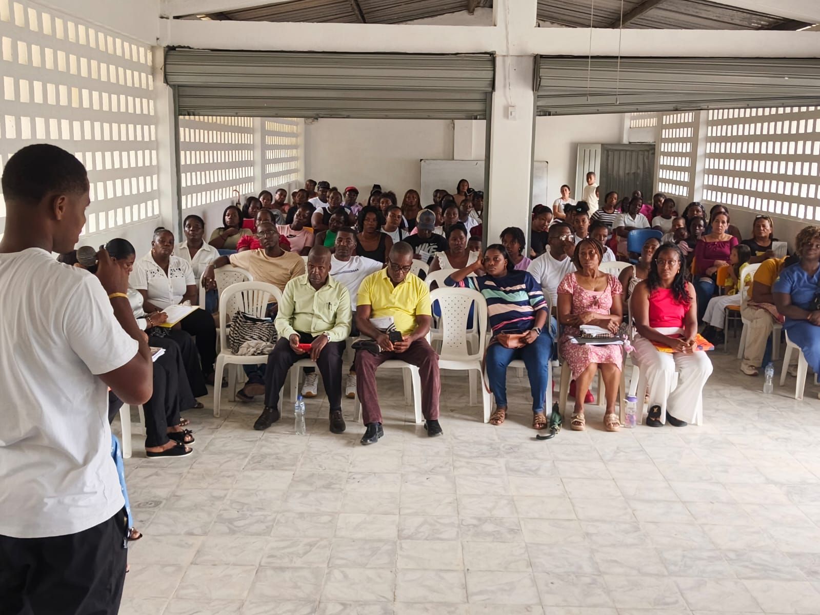 Encuentro con familias y comunidad