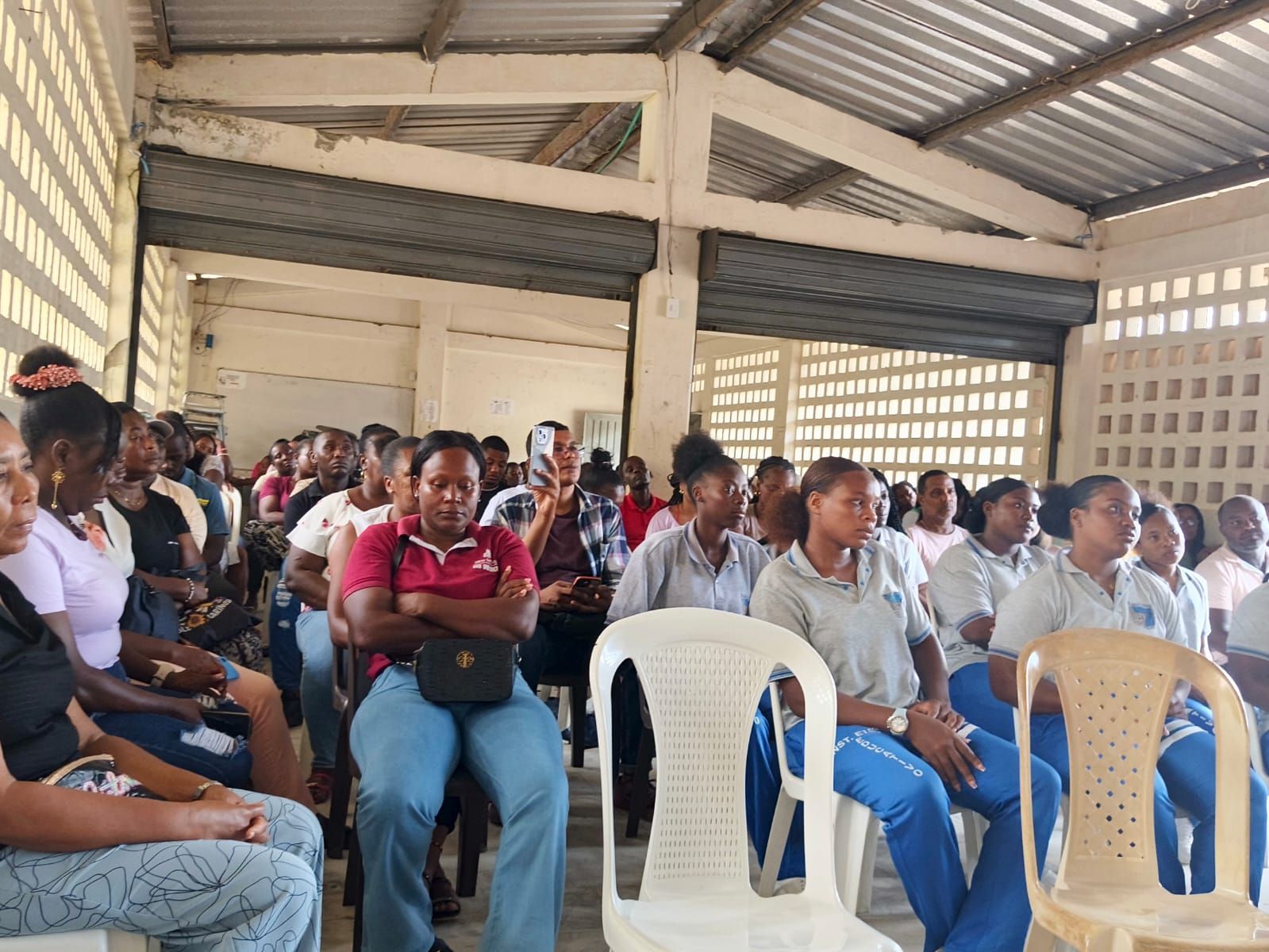 Asamblea con la comunidad educativa